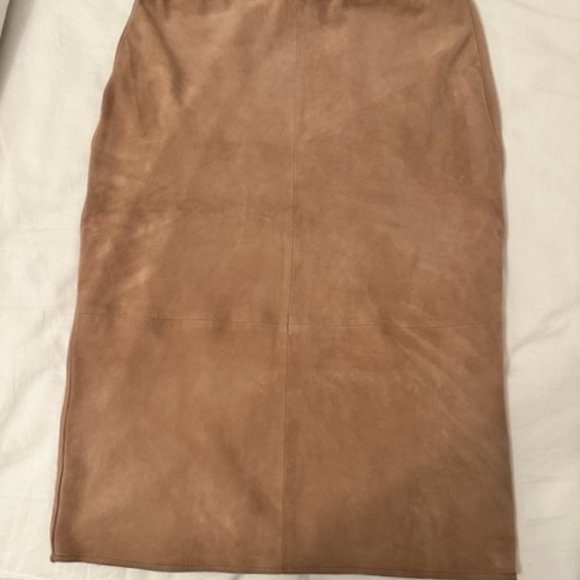 Women Skirt - Picture 1 of 3